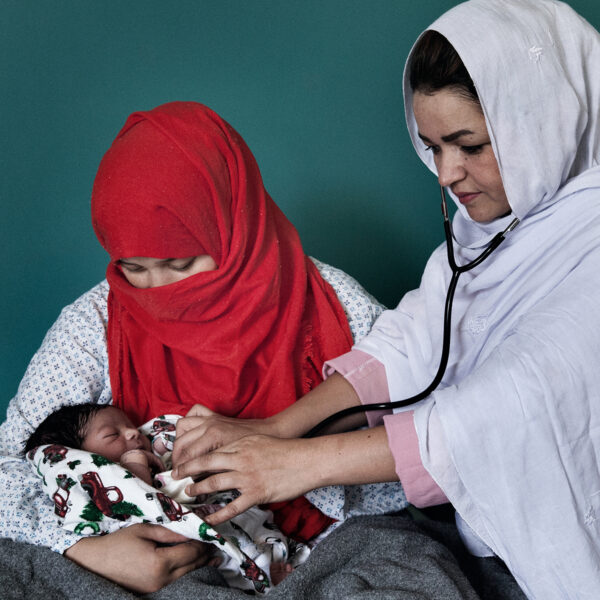 Aiuta una mamma in Afghanistan