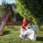 Regala cura del giardino dell'ospedale di EMERGENCY ad Anabah, in Afghanistan